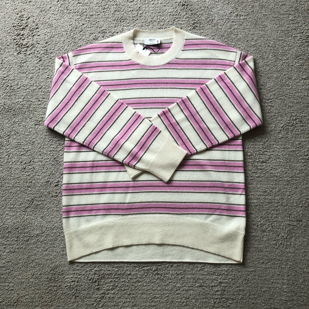 Aritzia Crewneck Cashmere Sweater.NWT.